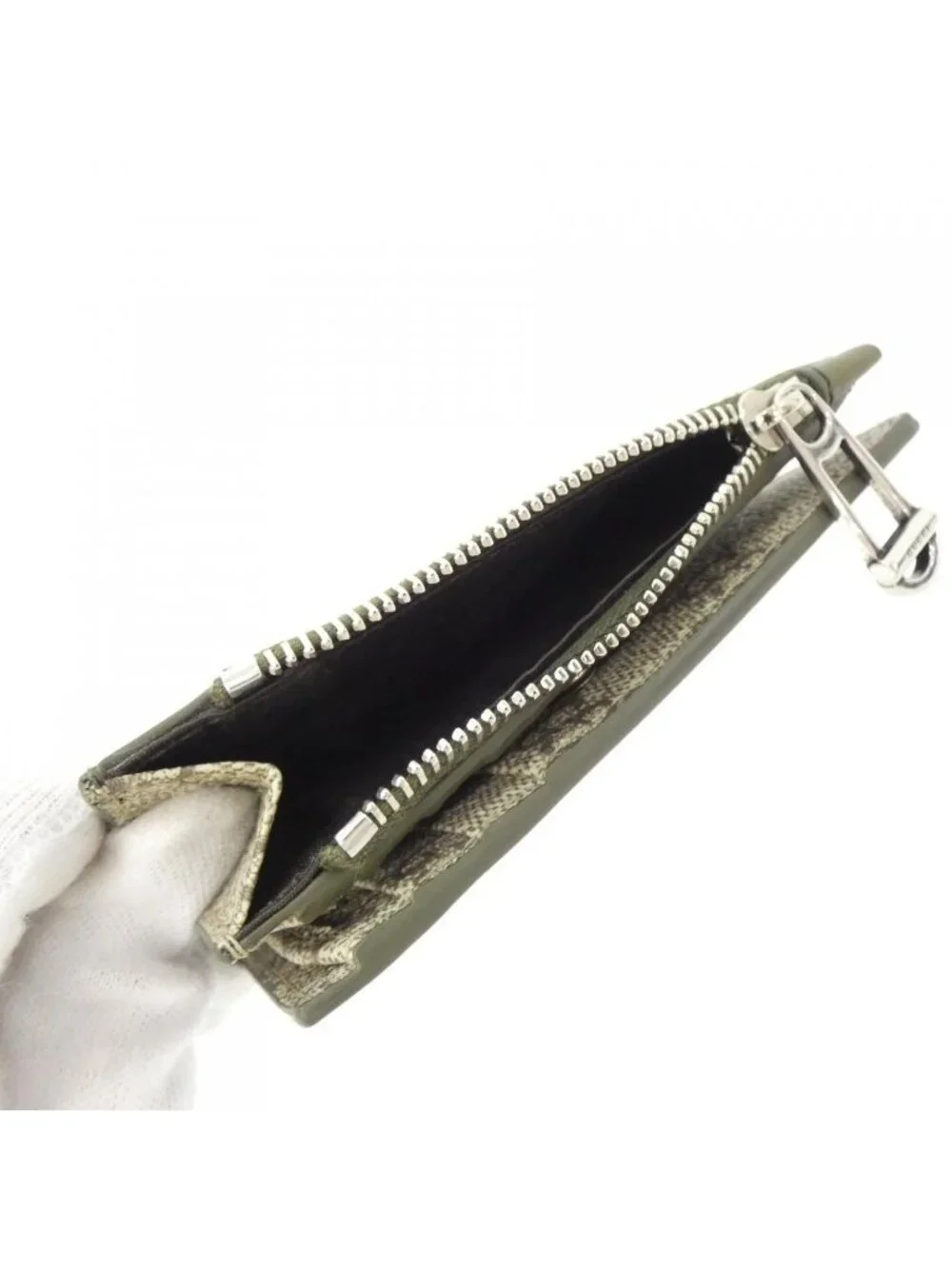 Gucci GG Emblem Aafya Wallet
